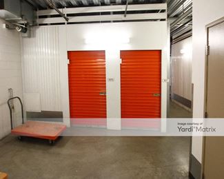 Photo 3 of Public Storage - 22222 Ventura Blvd, Woodland Hills, CA
