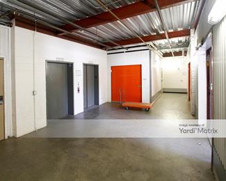 Photo 4 of Public Storage - 22222 Ventura Blvd, Woodland Hills, CA