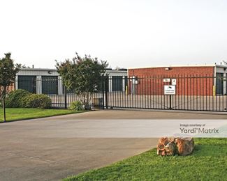 Photo 1 of Storage Center, The - 3000 NE Main Street, Ennis, TX