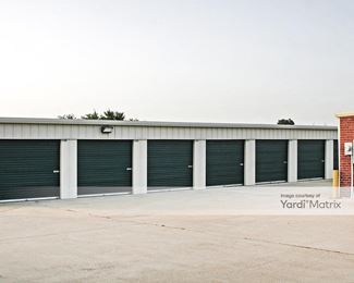 Photo 4 of Storage Center, The - 3000 NE Main Street, Ennis, TX