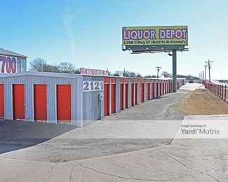 Photo 4 of 10 Federal Self Storage - 2121 South Burleson Blvd, Burleson, TX