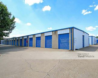 Photo 4 of SecurCare Self Storage - 272 Exchange Street, Burleson, TX