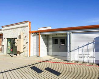 Photo 3 of CubeSmart Self Storage - 700 Debbie Lane, Arlington, TX