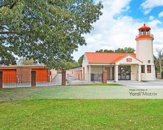Photo 1 of Public Storage - 940 Professional Place, Chesapeake, VA