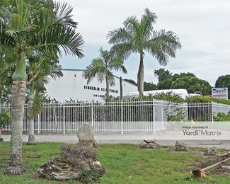Photo 2 of Summerlin Self Storage - 16281 Pine Ridge Road, Fort Myers, FL