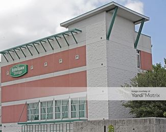 Photo 2 of Extra Space Storage - 2995 Okeechobee Road, Hialeah, FL