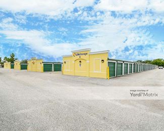 Photo 4 of Extra Space Storage - 1001 Executive Avenue, North Port, FL