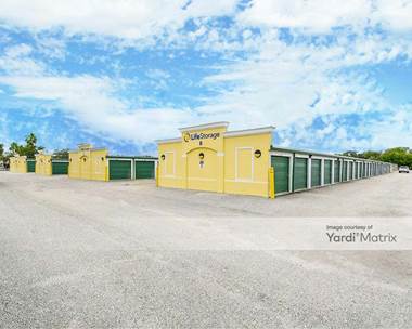 Storage Units for Rent available at 1001 Executive Avenue, North Port, FL 34289