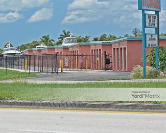 Photo 2 of StorageMart - 13990 McGregor Blvd, Fort Myers, FL