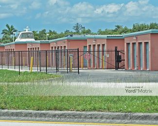 Photo 5 of StorageMart - 13990 McGregor Blvd, Fort Myers, FL