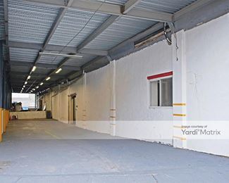 Photo 4 of Storage Plus - 425 Greenpoint Avenue, Brooklyn, NY