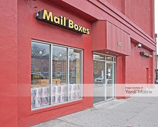 Photo 4 of Manhattan Mini Storage - 980 4th Avenue, Brooklyn, NY