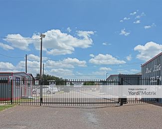 Photo 4 of Best Little Warehouse in Texas - 2409 Quamasia Avenue, Mcallen, TX