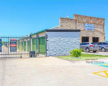 Storage Units for Rent available at 304 West Griffin Pkwy, Mission, TX 78572