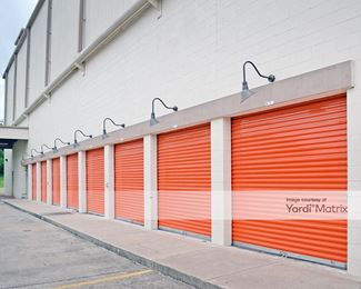 Photo 2 of Public Storage - 2121 South Interstate 35, Austin, TX