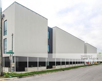 Photo 3 of Extra Space Storage - 1000 East 50th Street, Austin, TX