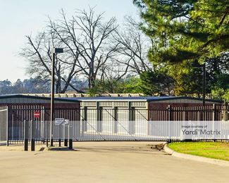 Photo 2 of Mark-s Mini Storage - 1709 Donaghey Avenue, Conway, AR