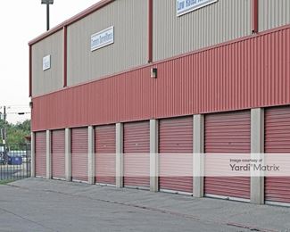 Photo 2 of A1 Absolute Self Storage - 539 Crestcove Drive, Garland, TX