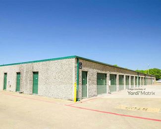 Photo 4 of Extra Space Storage - 4015 Beltline Road, Addison, TX
