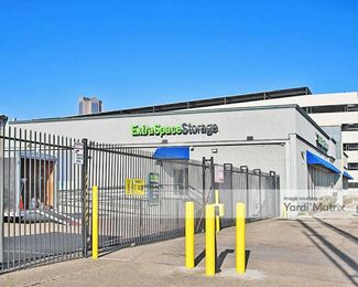 Photo 4 of Extra Space Storage - 717 South Good Latimer Expwy, Dallas, TX