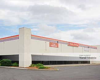 Photo 3 of Public Storage - 680 Hegenberger Road, Oakland, CA