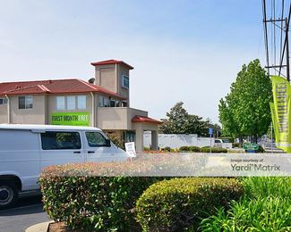 Photo 3 of Extra Space Storage - 2580 Monument Blvd, Concord, CA