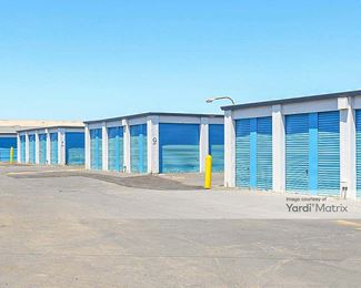 Photo 3 of SmartStop Self Storage - 5200 Coliseum Way, Oakland, CA