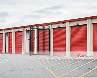 Photo 4 of SmartStop Self Storage - 5200 Coliseum Way, Oakland, CA
