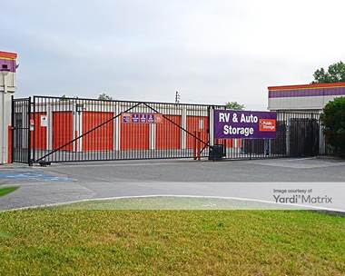 Storage Units for Rent available at 1395 Mabury Road, San Jose, CA 95133