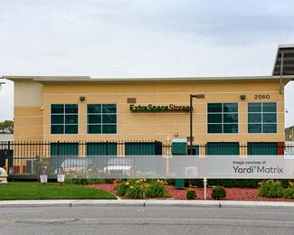 Photo 3 of Extra Space Storage - 2576 Scott Blvd, Santa Clara, CA