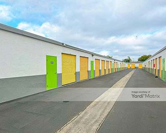 Photo 3 of Extra Space Storage - 601 Martin Avenue, Rohnert Park, CA