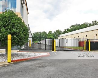 Photo 2 of StorageMart - 2445 Crain Hwy, Waldorf, MD