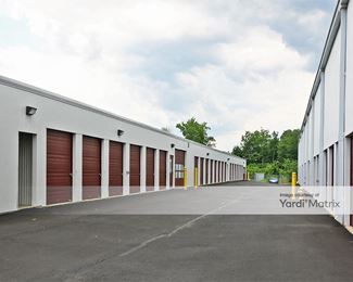 Photo 4 of StorageMart - 2445 Crain Hwy, Waldorf, MD