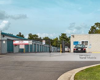 Photo 4 of Devon Self Storage - 21639 Cascades Pkwy, Sterling, VA
