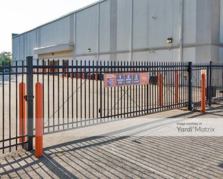 Photo 5 of Public Storage - 6319 Arlington Blvd, Seven Corners, VA