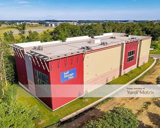 Photo 4 of Self Storage Plus - 44540 Atwater Drive, Ashburn, VA