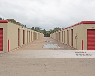 Photo 2 of SecurCare Self Storage - 1320 Norwood Drive, Bedford, TX