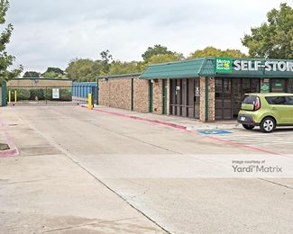 Photo 4 of Extra Space Storage - 2708 Bedford Road, Bedford, TX