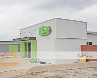 Photo 5 of Extra Space Storage - 1204 West Euless Blvd, Euless, TX