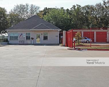 Storage Units for Rent available at 2330 West Green Oaks Blvd, Arlington, TX 76016