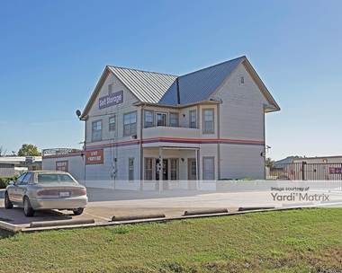 Storage Units for Rent available at 3700 Cockrell Avenue, Fort Worth, TX 76110