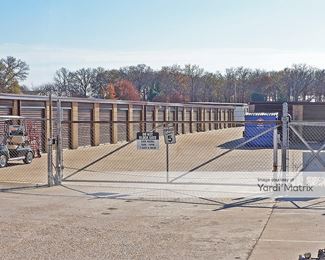 Photo 2 of Hometown Self Storage - 2200 Fort Worth Hwy, Weatherford, TX
