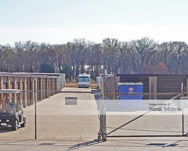 Storage Units for Rent available at 2200 Fort Worth Hwy, Weatherford, TX 76086