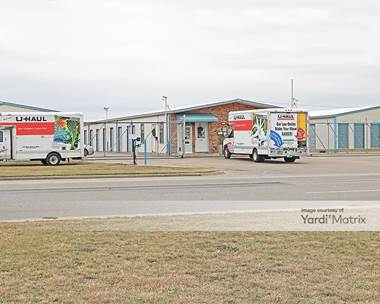 Storage Units for Rent available at 925 North Nolan River Road, Cleburne, TX 76033