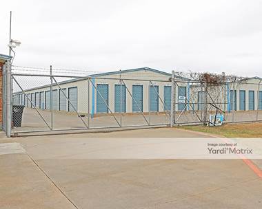 Storage Units for Rent available at 925 North Nolan River Road, Cleburne, TX 76033