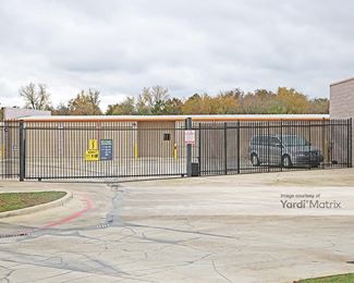 Photo 3 of Extra Space Storage - 8111 US 287 Frontage Road, Arlington, TX