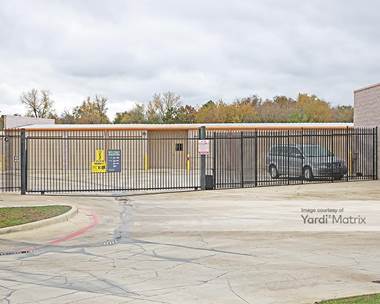 Storage Units for Rent available at 8111 US 287 Frontage Road, Arlington, TX 76001