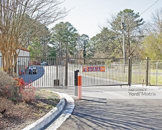Photo 3 of Public Storage - 3692 Clairmont Road, Atlanta, GA