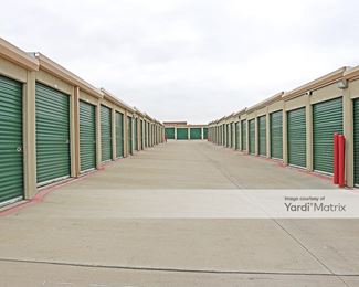 Photo 3 of Sunbelt Self Storage - 3015 New York Avenue, Grand Prairie, TX