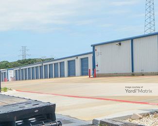 Photo 2 of Storage King USA - 3950 Highway 157 South, Euless, TX
